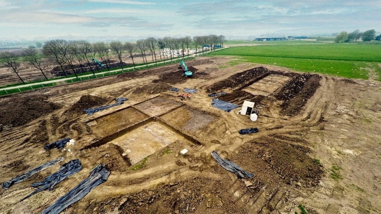Hollanda'da 4 bin yıllık tapınak bulundu: Stonehenge'e benziyor