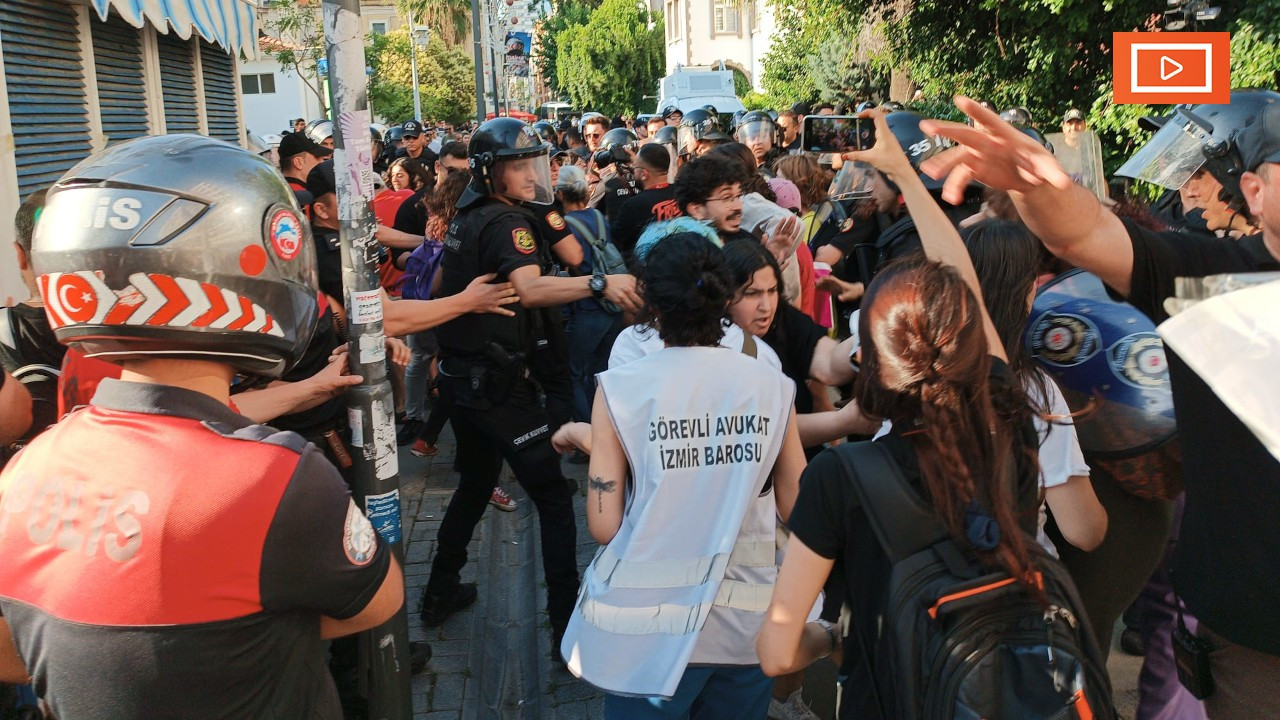 İzmir'de Onur Yürüyüşü: Tüm sokaklar ablukada, çok sayıda gözaltı
