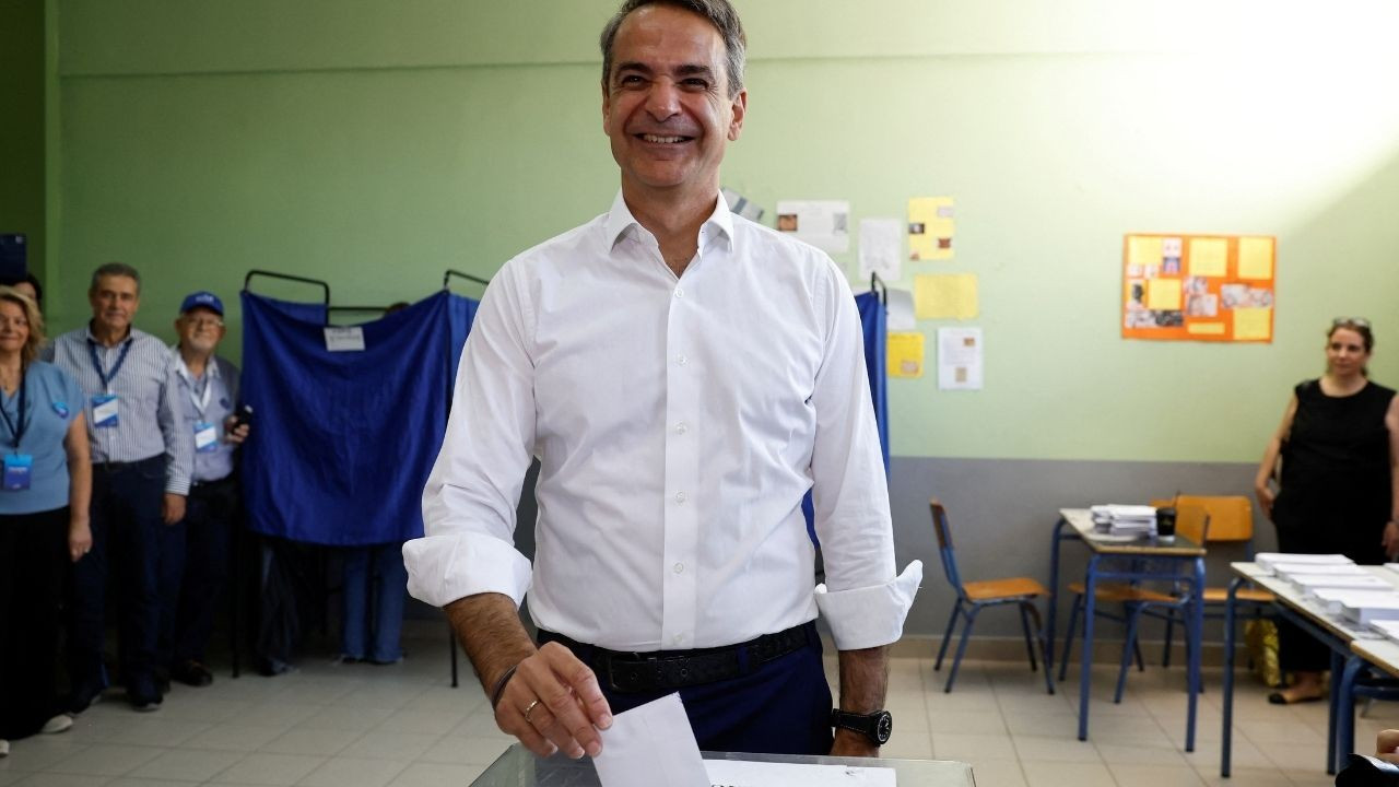 Miçotakis sandık başında: İstikrarlı bir Yunanistan için oy veriyoruz