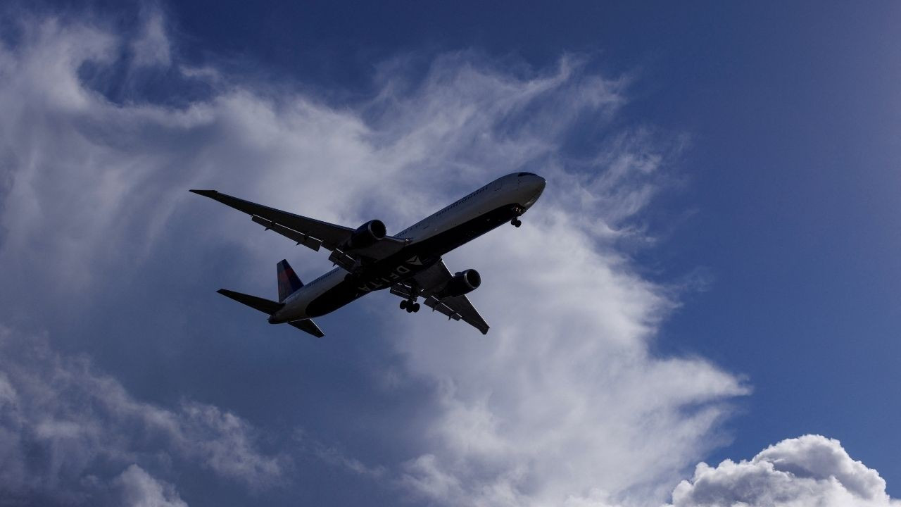 Uçak motoruna kapılan havaalanı çalışanı hayatını kaybetti