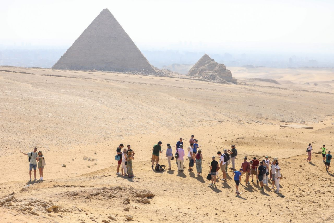 Mısır'daki Giza Piramitleri'ne turist akını - Sayfa 1