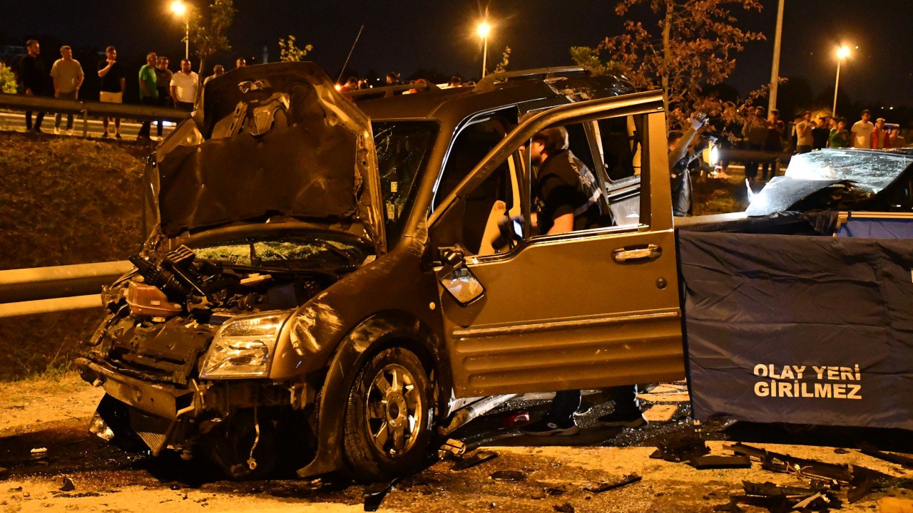 İzmir ve Düzce'de trafik kazaları: 6 kişi öldü, 32 kişi yaralandı