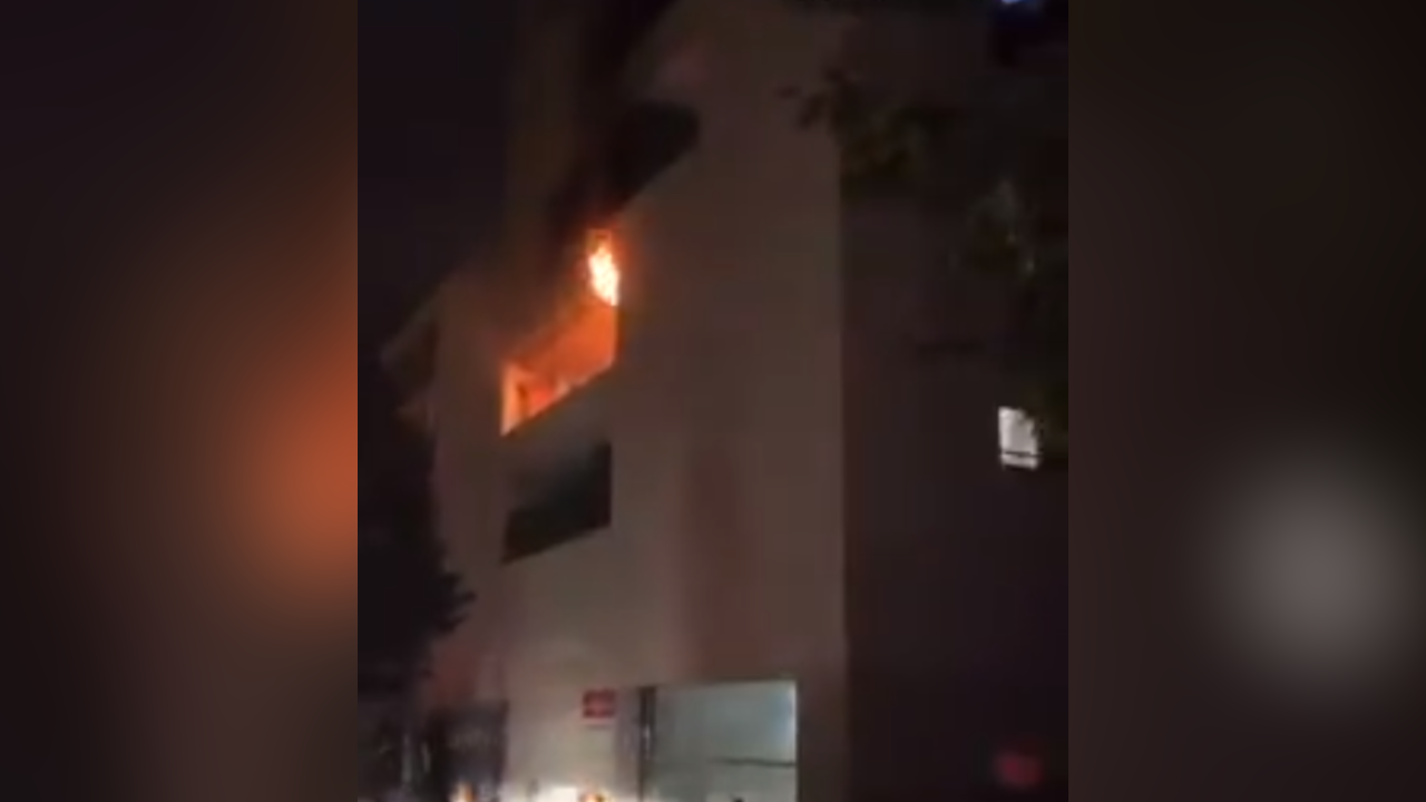 Fransa'da protestolar devam ediyor: Bir bina, sakinleri uykudayken ateşe verildi