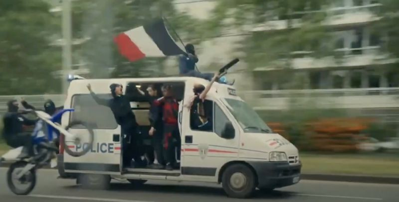 Fransa'daki protestolarla ilgili hangi paylaşımlar gerçeği yansıtmıyor? - Sayfa 3