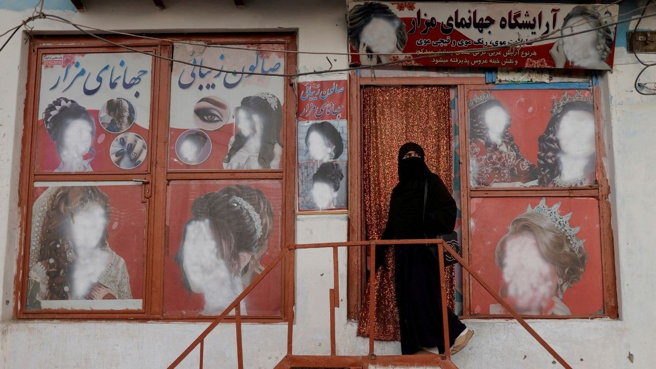 Taliban güzellik salonlarını kapatıyor