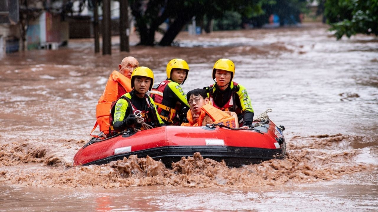Çin'de sel: 15 kişi hayatını kaybetti