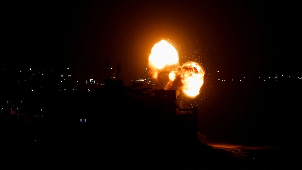 İsrail savaş uçaklarından Gazze'ye hava saldırısı