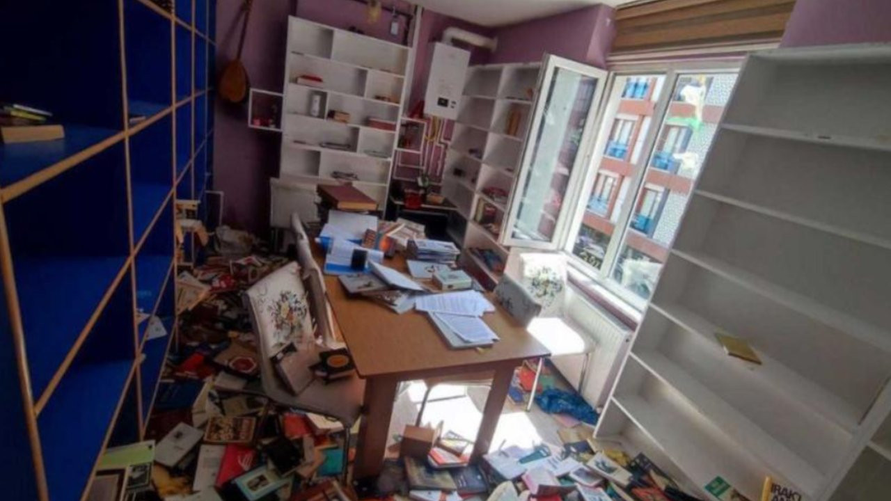 HDP Esenyurt ilçe binasına polis baskını
