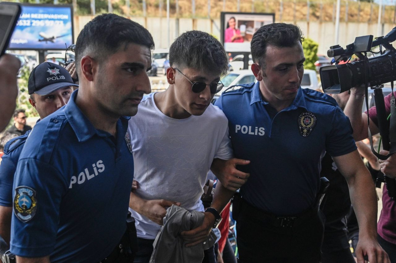 CHP'li vekilden Arda Güler paylaşımı: Sanki gözaltına alınıyor… - Sayfa 3