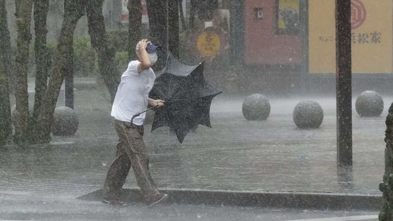 Japonya'da aşırı yağışlar sonrası 370 bin kişi için tahliye çağrısı