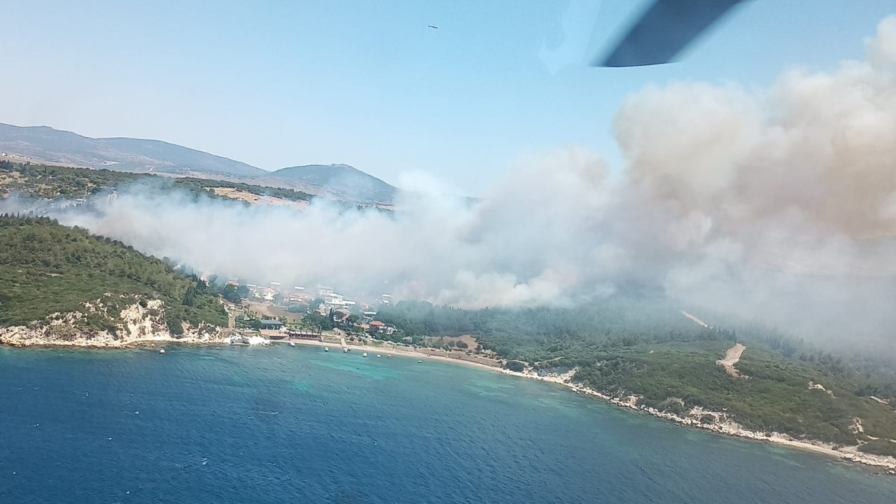 İzmir'de orman yangını: Uçuşlar etkilendi