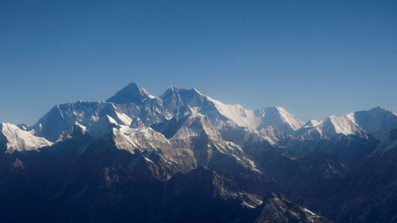 Nepal'de helikopter kazası: Everest'ten dönen 6 kişi hayatını kaybetti