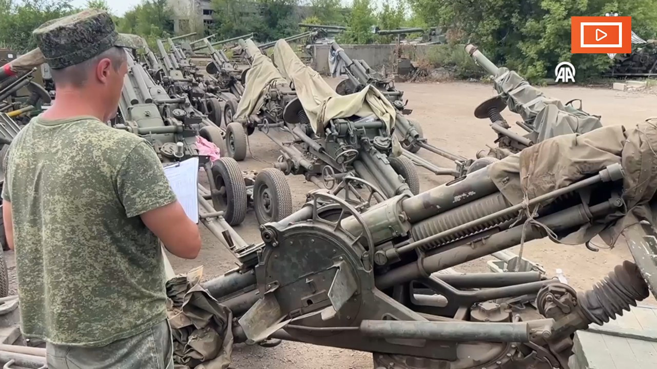 Rusya video paylaştı: Wagner tank, havan ve mühimmatları teslim etti