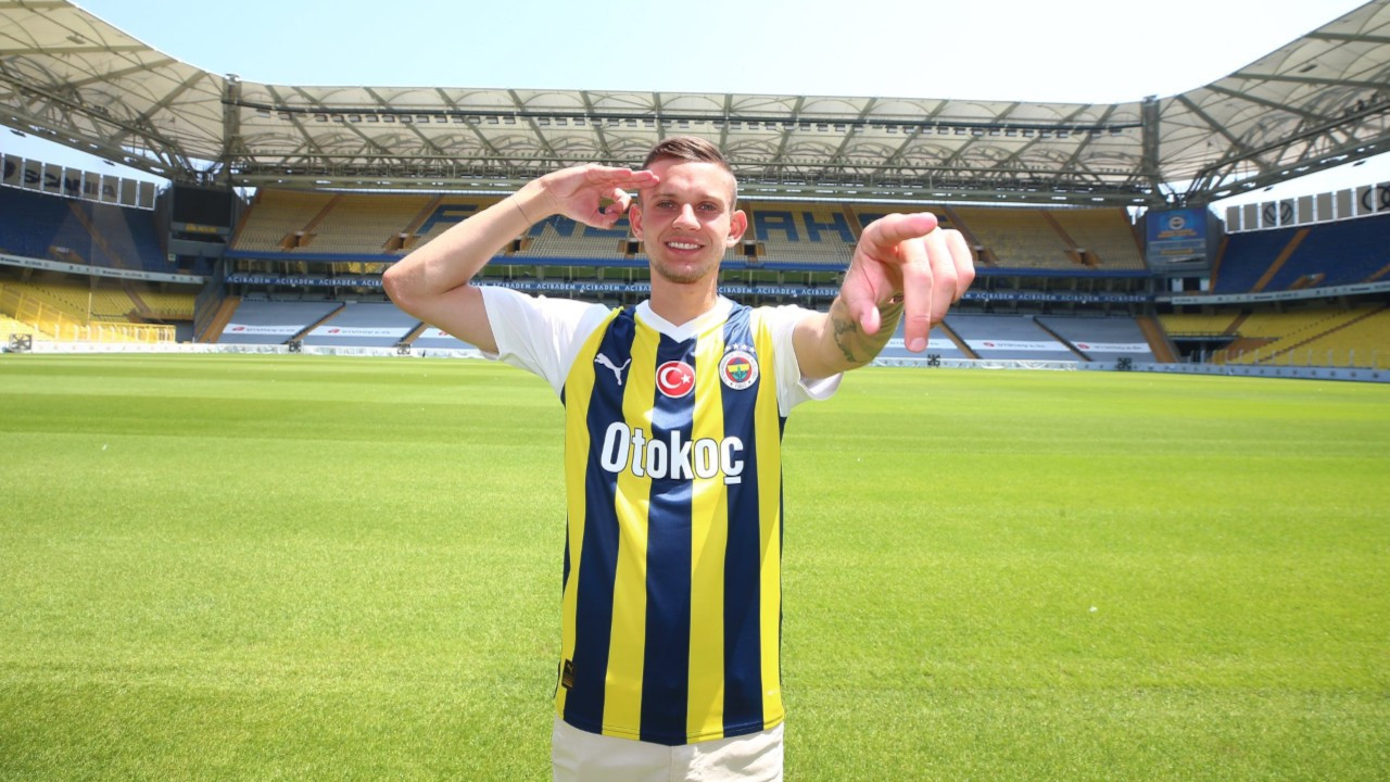 Fenerbahçe, Sebastian Szymanski transferini resmen duyurdu