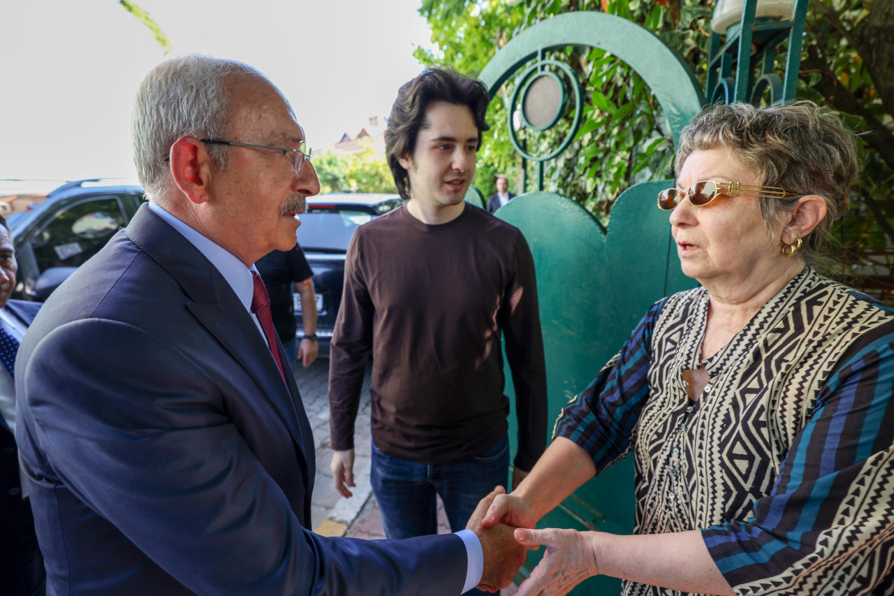 Kemal Kılıçdaroğlu'ndan Özkan Uğur’un ailesine başsağlığı ziyareti