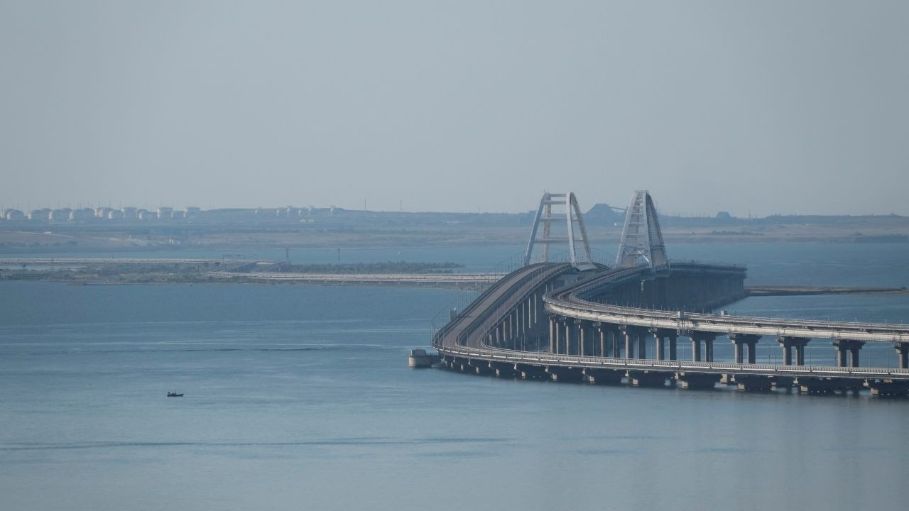Kırım Köprüsü trafiğe kapatıldı: 'Ukrayna saldırı girişiminde bulundu'