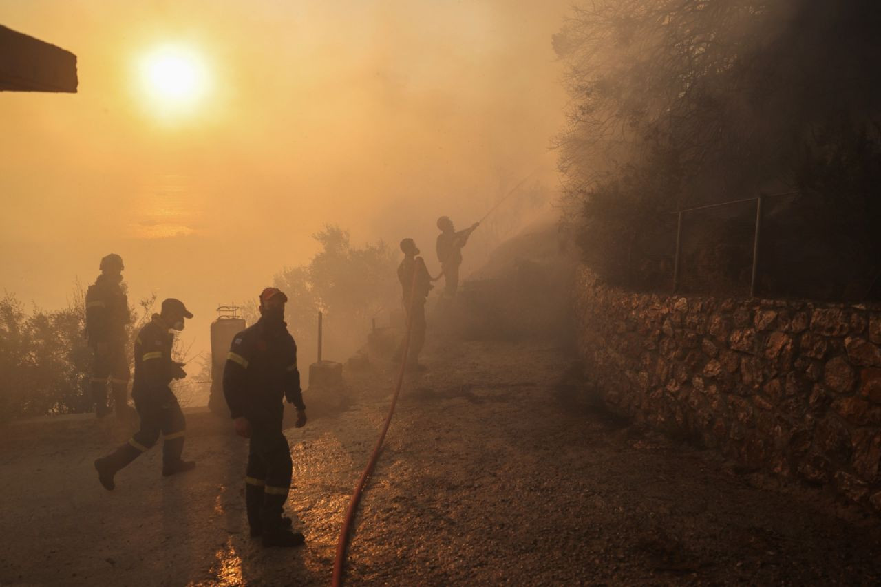 Yunanistan'da orman yangınları: Söndürme çalışmaları devam ediyor - Sayfa 3