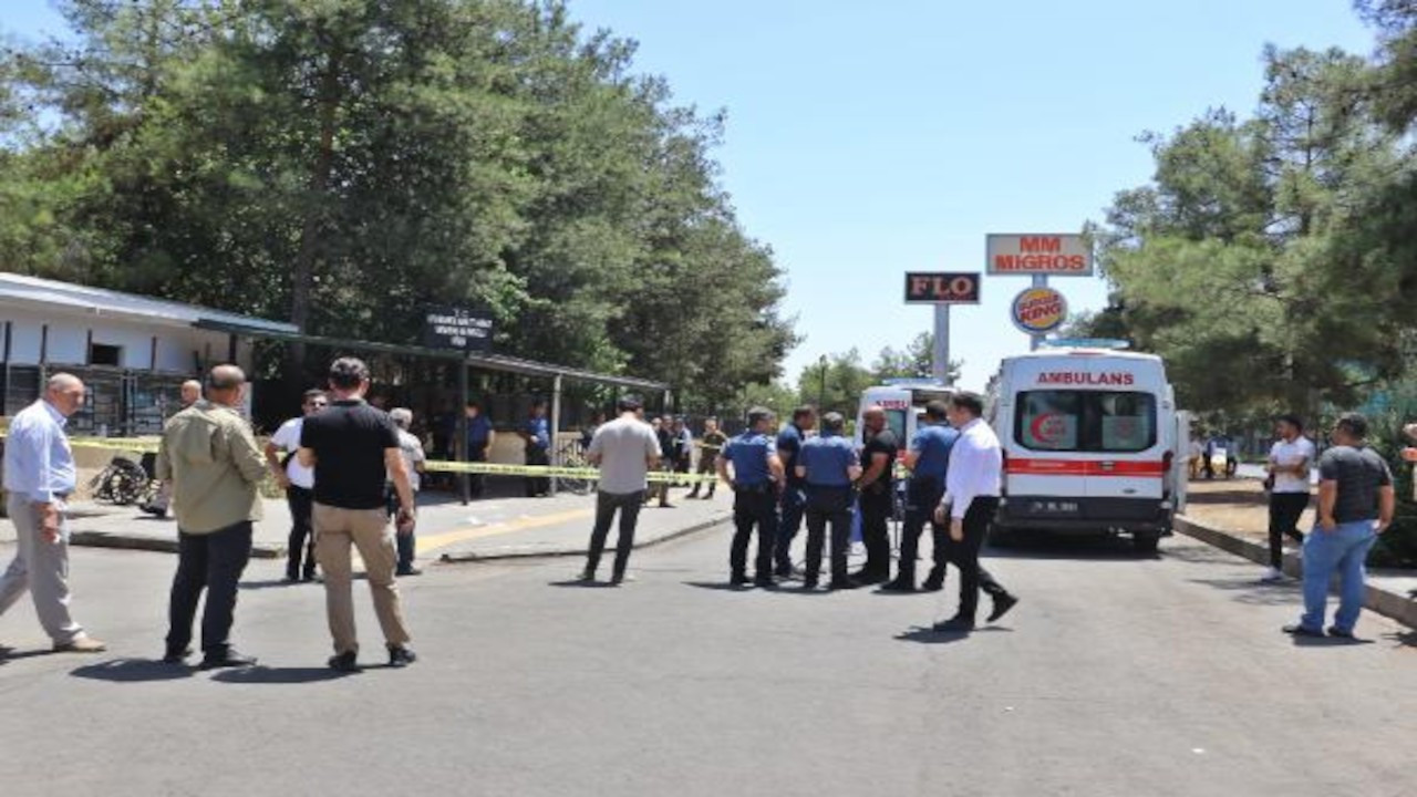 Diyarbakır Adliyesi'nde anne ve iki oğluna silahlı saldırı