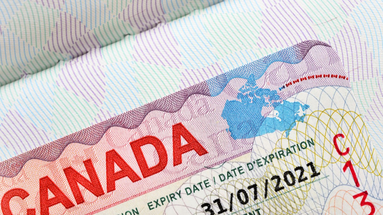 1,5 milyon göçmen alacağını duyuran Kanada'ya vize başvuruları patladı