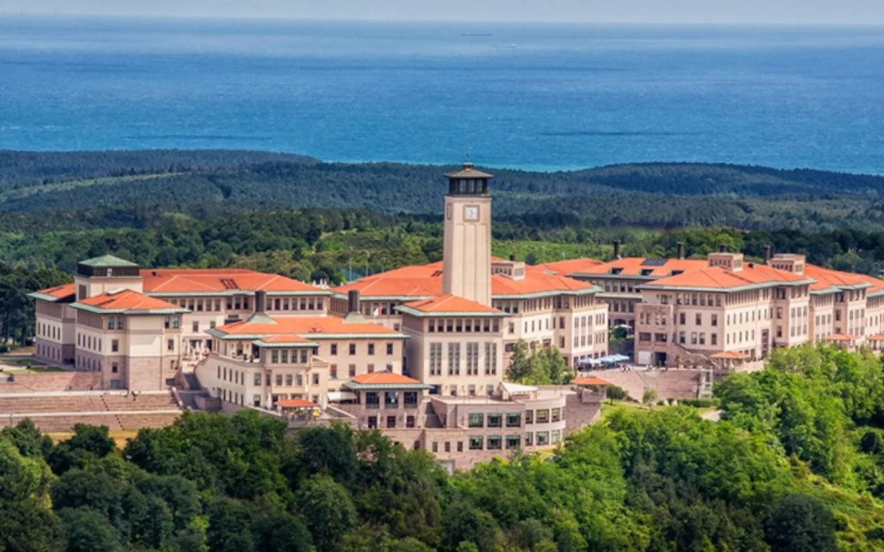 Koç Üniversitesi’nin yıllık ücreti 520 bin lira oldu