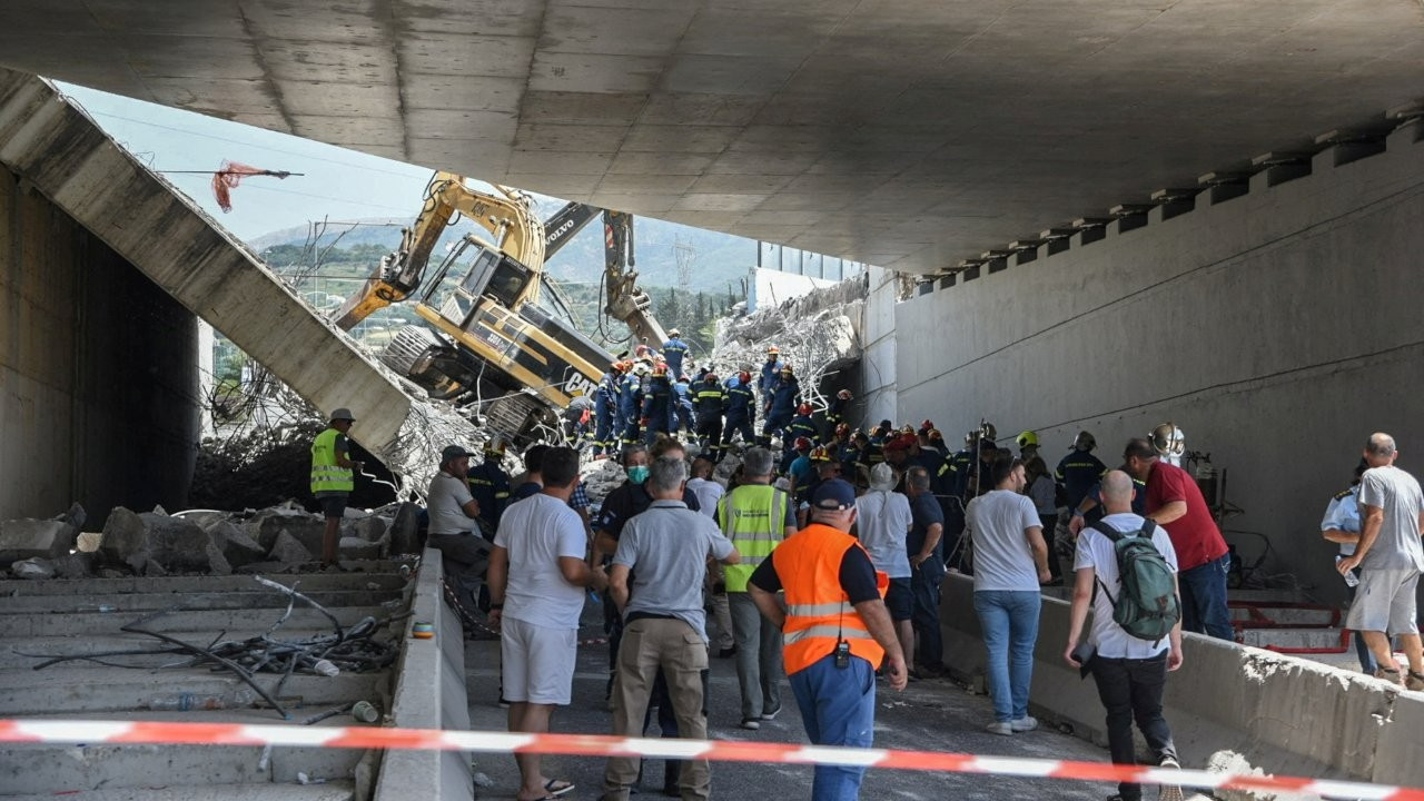 167 metrelik köprü çöktü: 1 işçi hayatını kaybetti