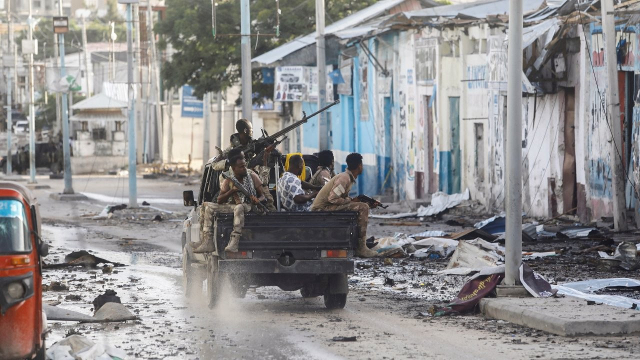 Somali'de intihar saldırısı: 25 asker öldü