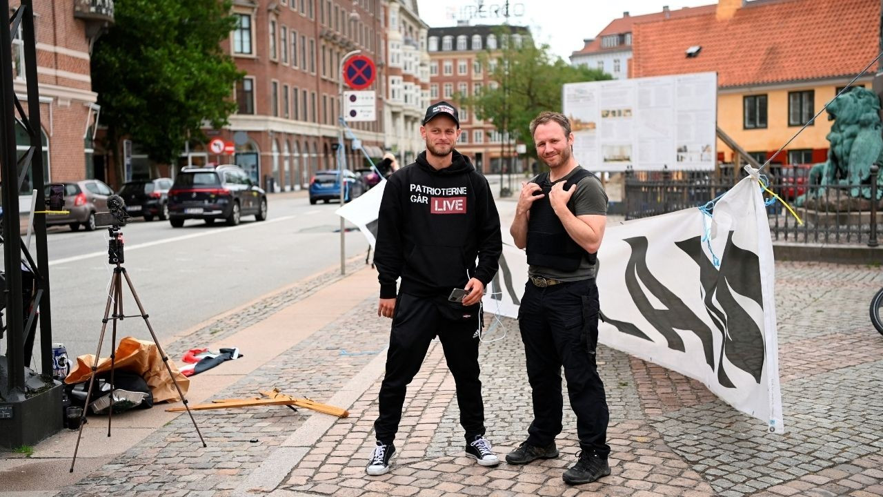 İki kişi Danimarka'da Kuran yaktı