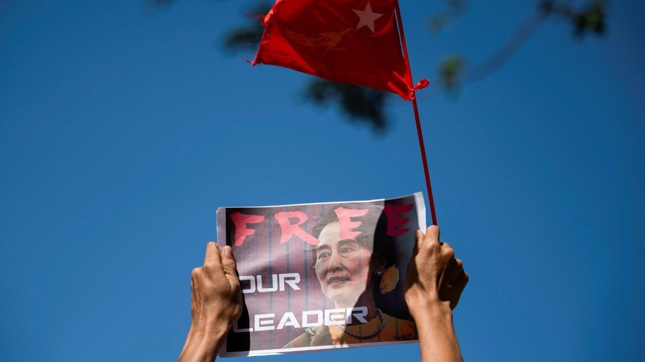 Myanmar'ın tutuklu devrik lideri Aung San Suu Çii'ye ev hapsi