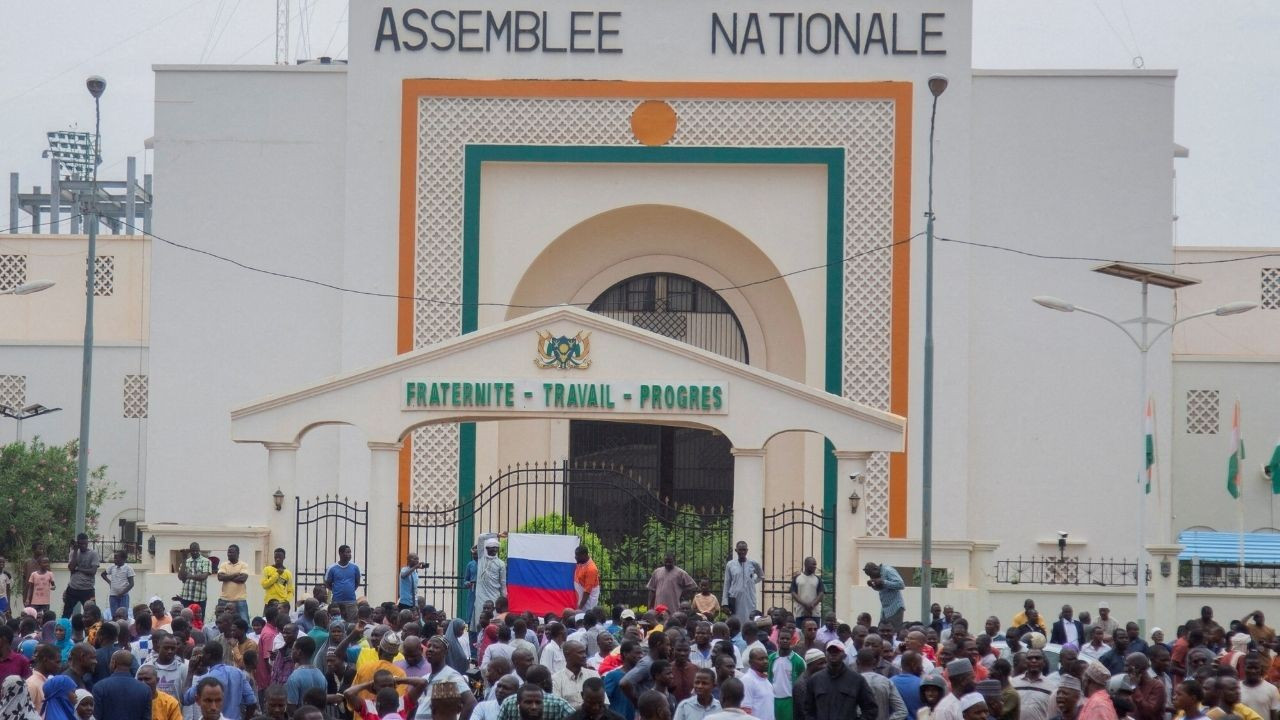 Nijer'de darbe: General televizyona çıktı, Prigojin destek açıkladı