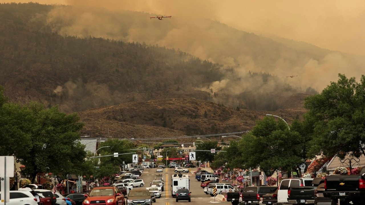 İki ülke kadar alan yandı: Kanada'da 12 milyon hektar kül oldu