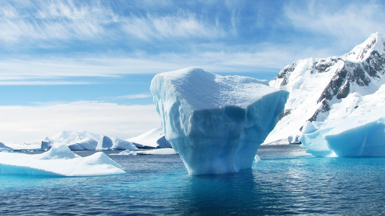 Antarktika'da büyük tehlike: Arjantin büyüklüğünde deniz buzu eridi