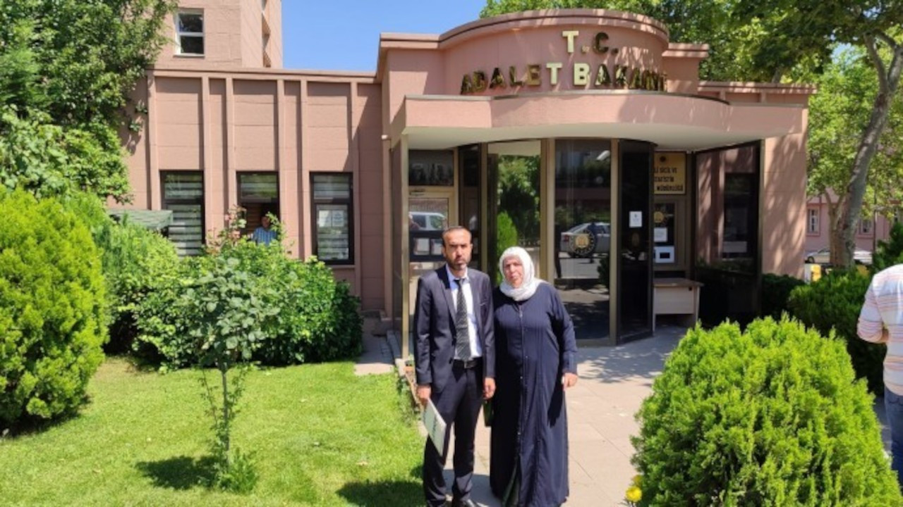 Şenyaşar ailesi Adalet Bakanlığı binasına alınmadı