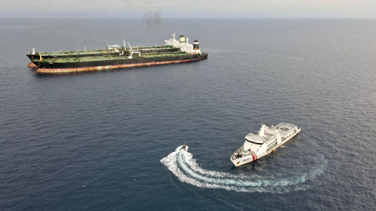 İddia: ABD, İran'a karşı ticari gemilere silahlı personel konuşlandıracak