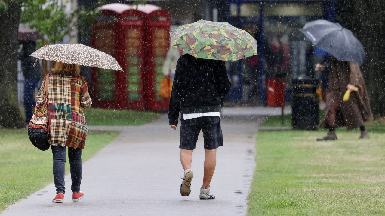 'Yazın en kötü günü': İngiltere'de fırtına öncesi turuncu uyarı