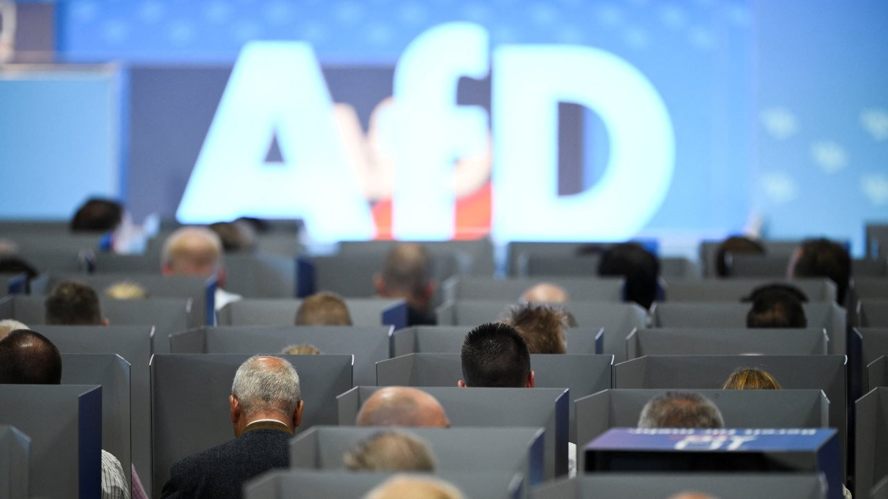 Almanya'da iç istihbaratla AfD arasında 'atışma'