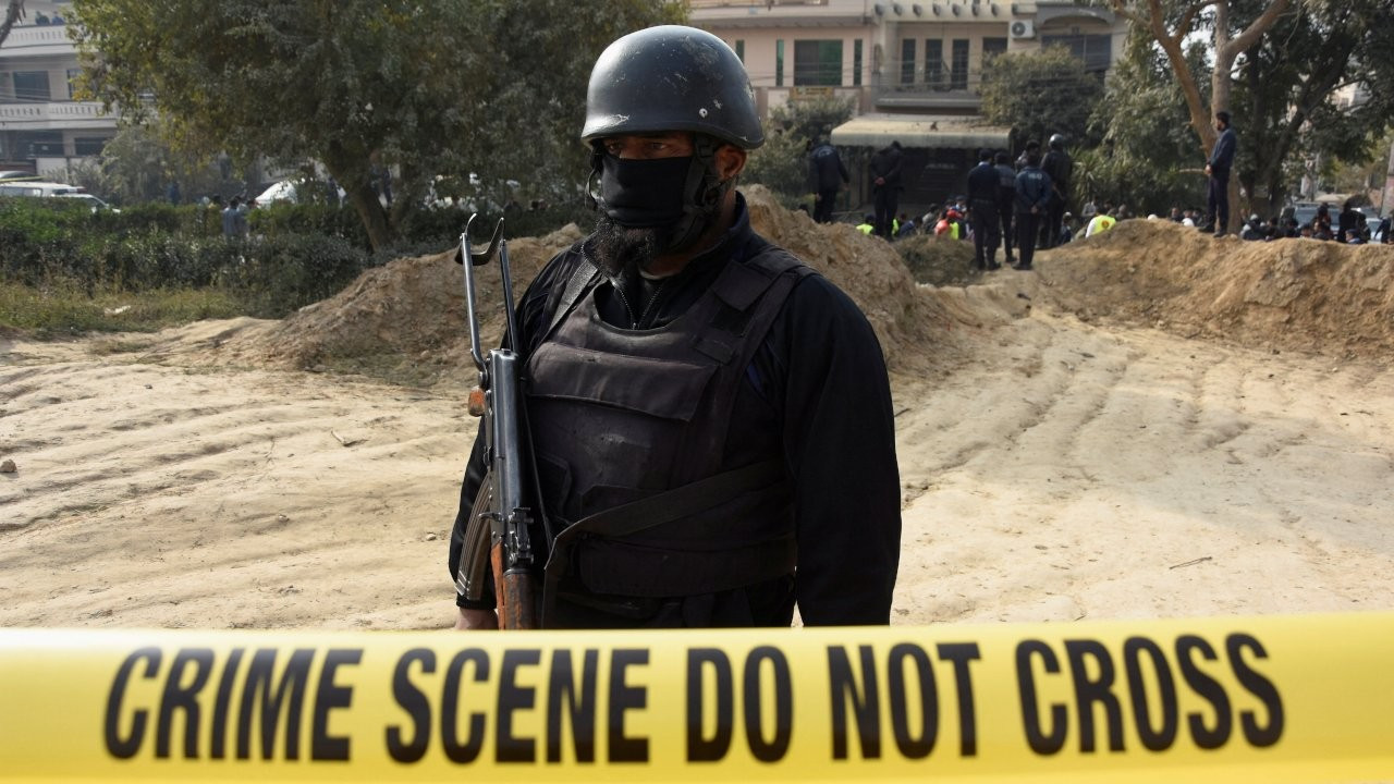 Pakistan'da bombalı saldırı: 7 kişi hayatını kaybetti