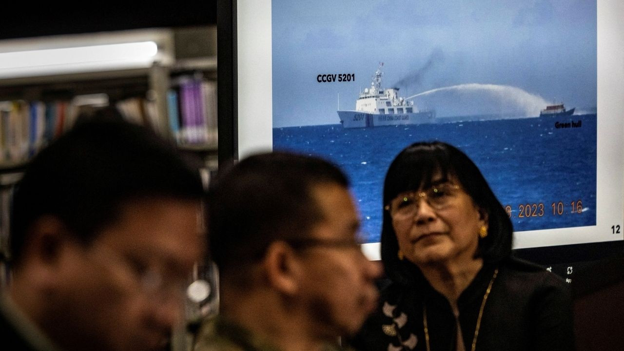 Filipinler'den Çin'in talebine ret: Savaş gemisi geri çekilmeyecek