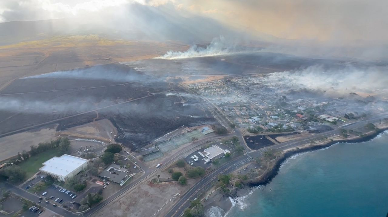 Hawaii'deki yangında 36 kişi öldü: Alevlerden kaçmak için okyanusa atladılar - Sayfa 1