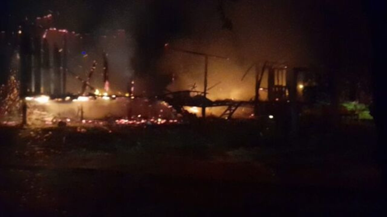 Sakarya'da 2 ev ile 2 baraka kundaklandı