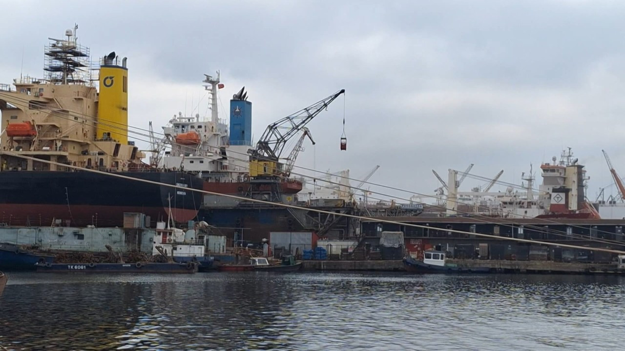 Tuzla tersanesinde gemide patlama: 1 işçi hayatını kaybetti, 1 işçi yaralı