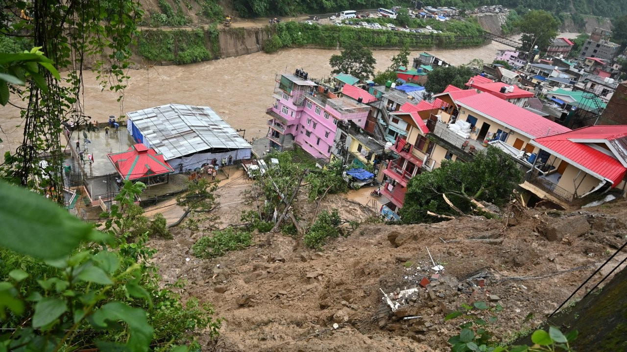 Hindistan'da sel felaketi: Ölü sayısı 50'yi aştı