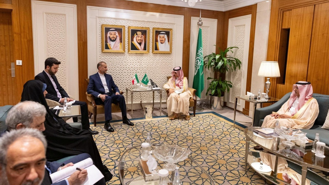 İran Cumhurbaşkanı, Kral Selman'ın daveti üzerine Riyad'ı ziyaret edecek