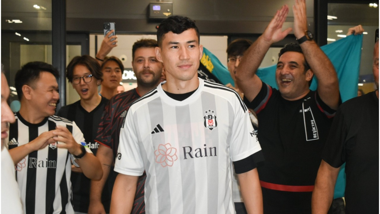 Beşiktaş, Bakhtiyor Zaynutdinov'u resmen açıkladı