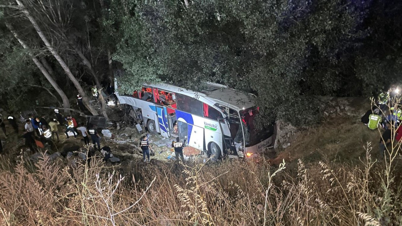 Yozgat'ta yolcu otobüsü kaza yaptı: 12 kişi öldü, 19 kişi yaralandı