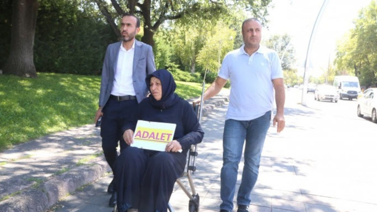 Şenyaşar Ailesi'ni takip eden gazetecilere saldırı: Polis yola itti