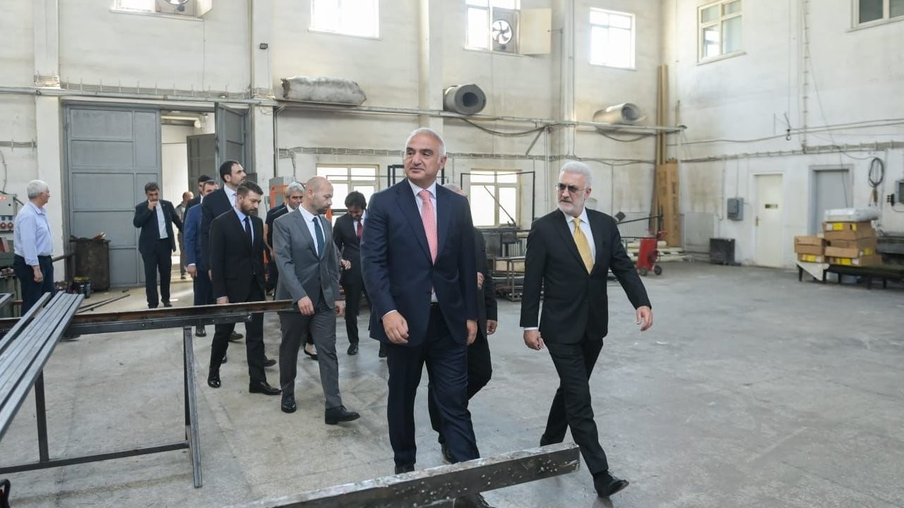 Kültür ve Turizm Bakanı Ersoy'dan Tamer Karadağlı'ya ziyaret