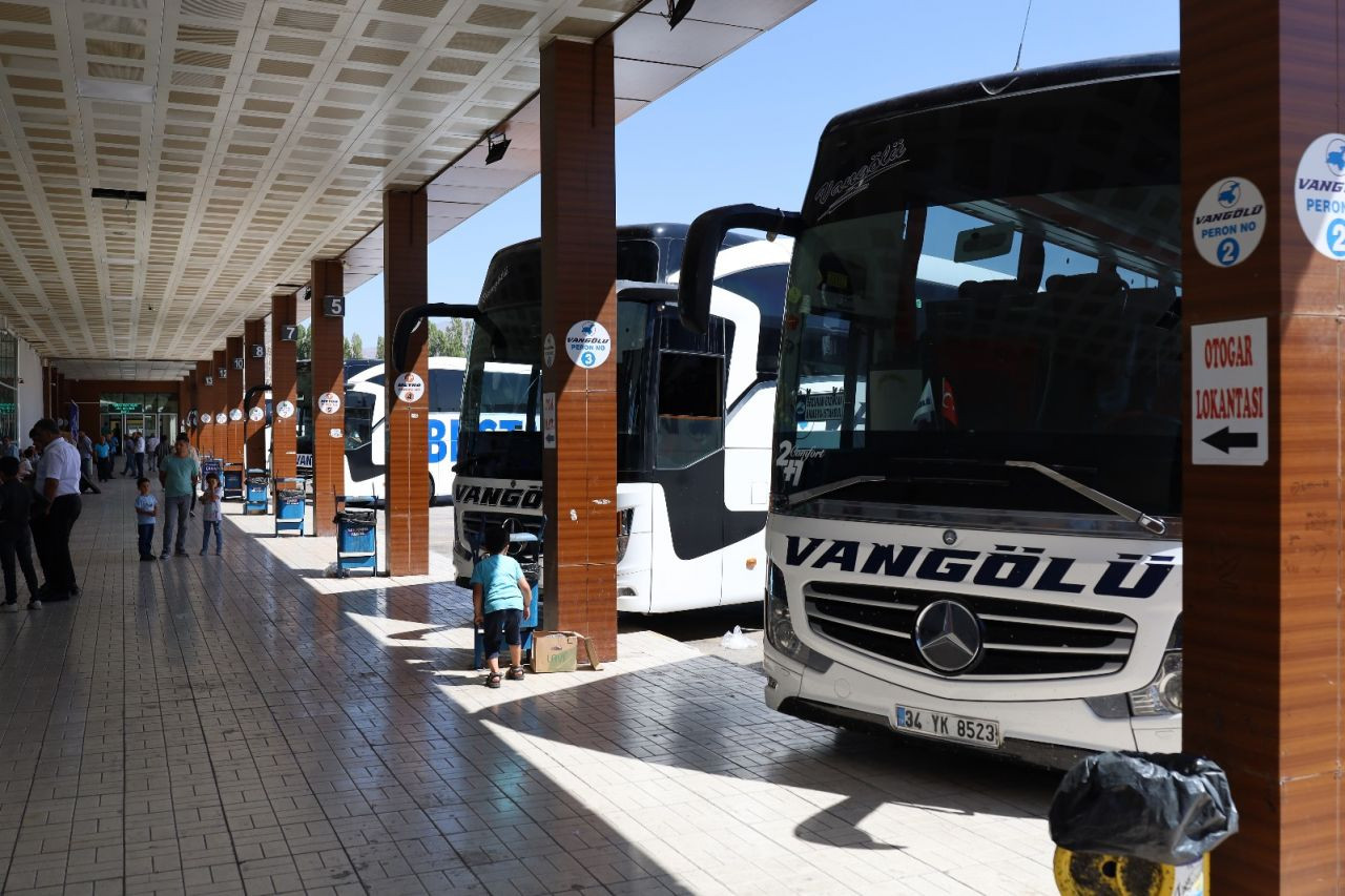Van'dan İstanbul'a otobüsle gelmek cep yakıyor: Kişi başı 1300 TL - Sayfa 2