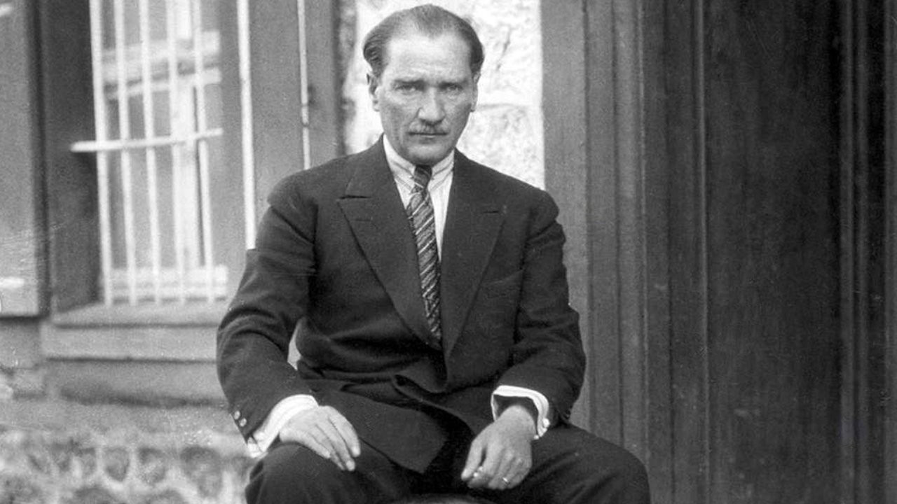 Atatürk'ün özel koleksiyondaki el yazısı notları ortaya çıktı