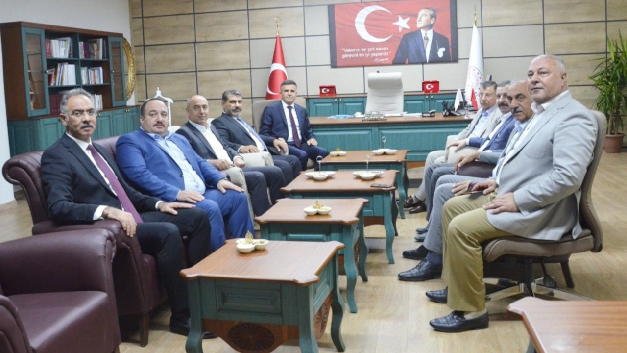 AK Parti'den Asım Sultanoğlu'na 'tam kadro' destek