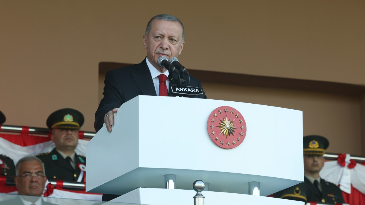 Erdoğan: Mafya bozuntularından suç örgütlerine tüm şer şebekelerinin kökünü kazıyacağız